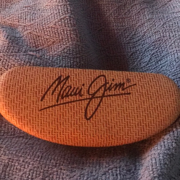 Maui Jim Large Clam Case - Picture 2 of 5